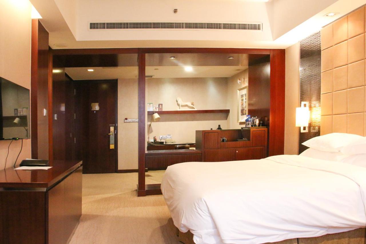 Crowne Plaza Yantai Sea View By Ihg Hotel Exterior photo