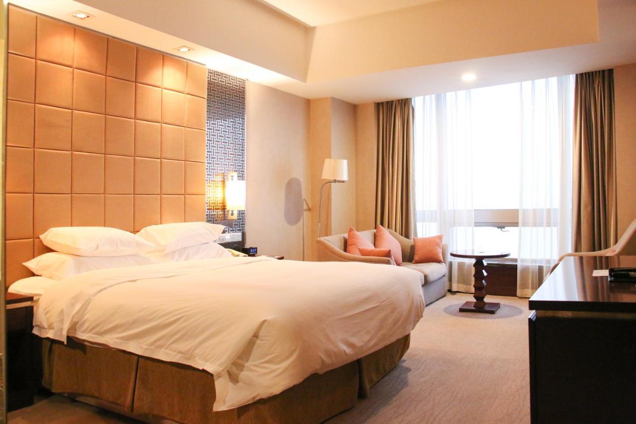 Crowne Plaza Yantai Sea View By Ihg Hotel Exterior photo