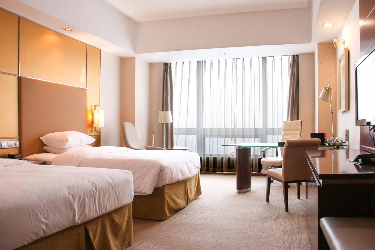 Crowne Plaza Yantai Sea View By Ihg Hotel Exterior photo