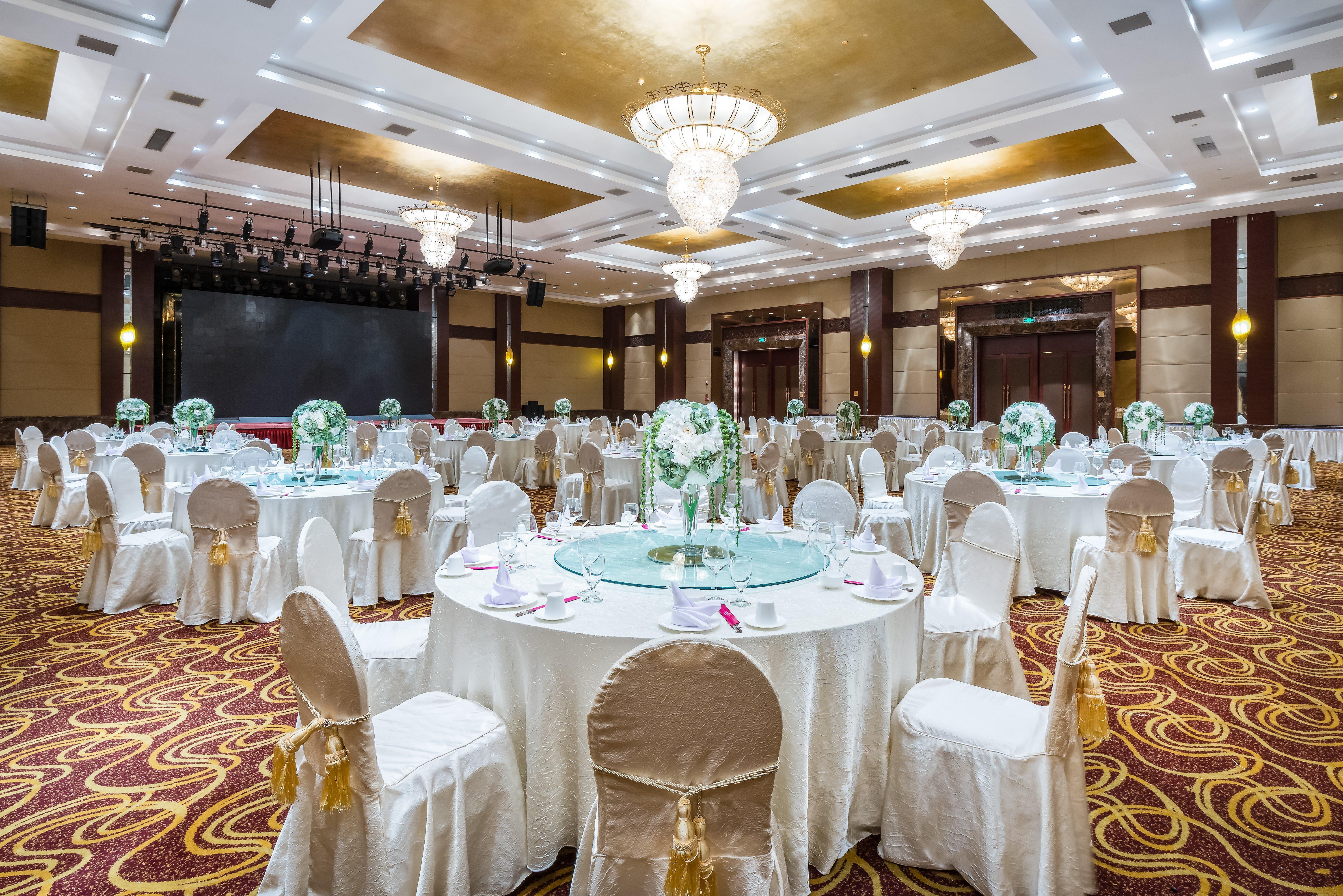 Crowne Plaza Yantai Sea View By Ihg Hotel Exterior photo