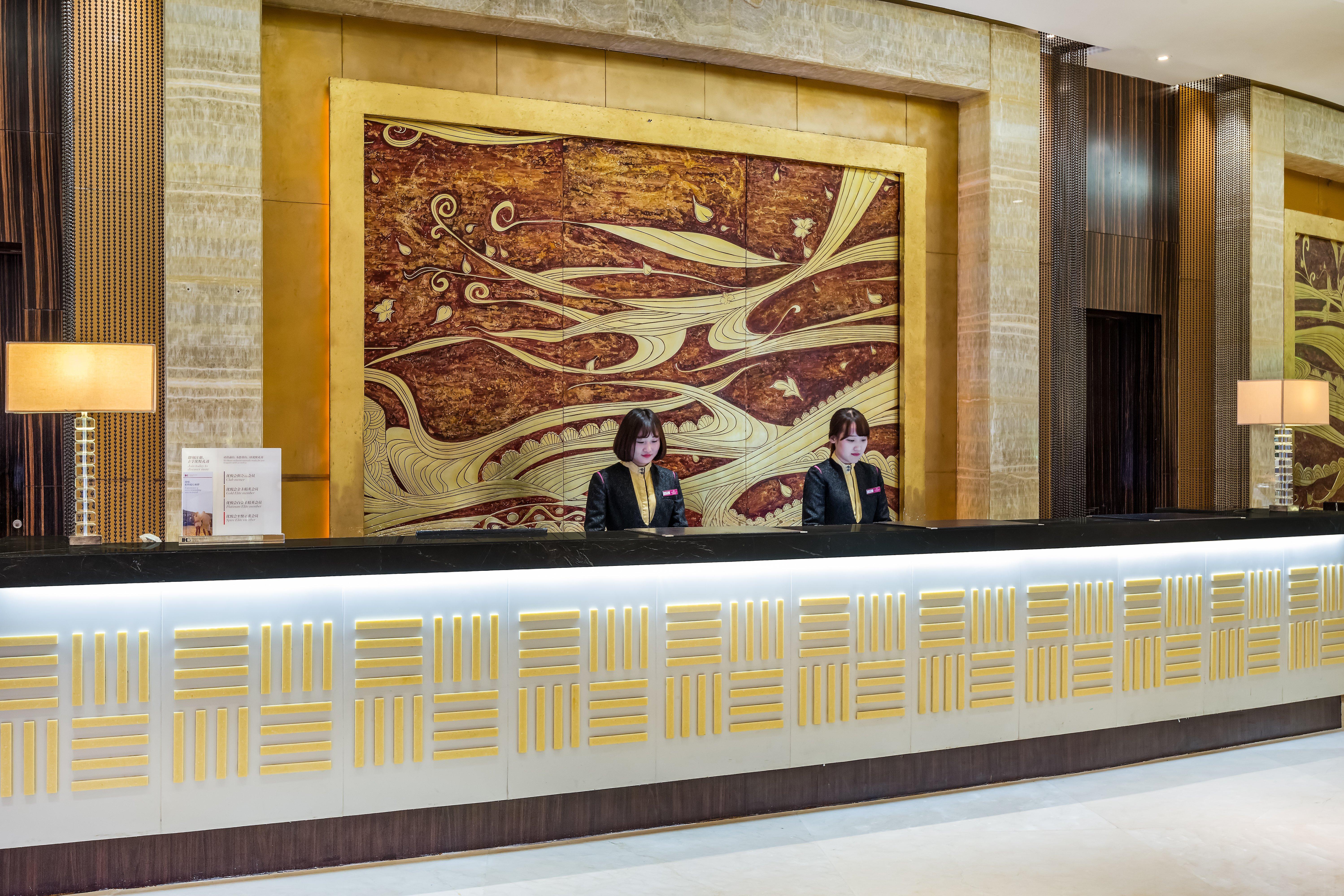 Crowne Plaza Yantai Sea View By Ihg Hotel Exterior photo